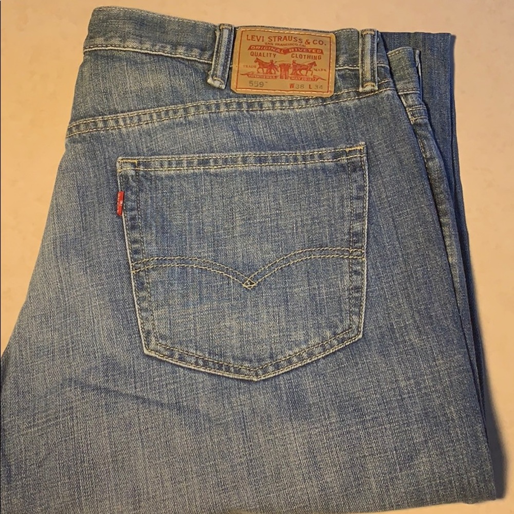 Men Levi Jean size 38x34 style 559
